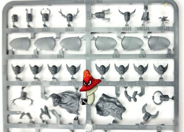 Victrix Medieval & Fantasy Heads, Cloaks & Shields 28mm 1:56 1 X Plastic Sprue - Image 14