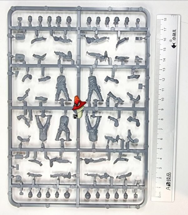 North Star Miniatures Stargrave Crew 1 x Sprue 5 x figures 28mm 1/56 scale - Image 4