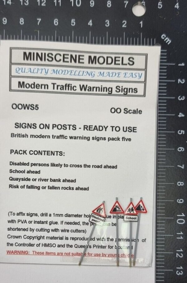 5 Modern Traffic warning UK Road Signs - OOWS5 OO Gauge 1:76 Scale