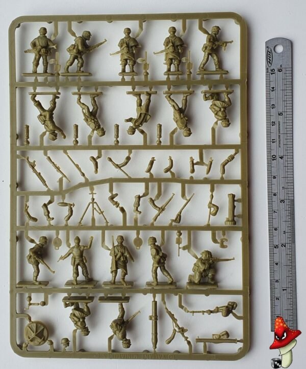 Valiant 1/72 WWII German Infantry in Normandy 1944 VM004 1 x sprue 17 figures - Image 5