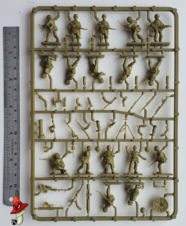 Valiant 1/72 WWII German Infantry in Normandy 1944 VM004 1 x sprue 17 figures - Image 6