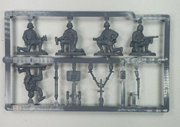 Armourfast 1/72 WWII German Mortar Team , 1 x sprue 5 figures 1 mortar unboxed - Image 6